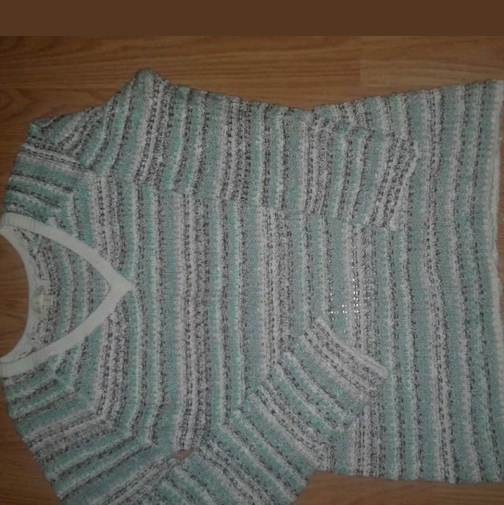NWOT Hem and thread open knit light weight sweater